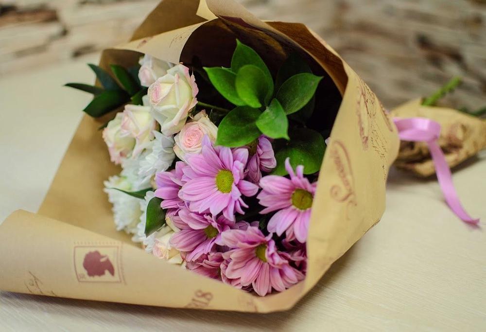 Букет цветов из: Розы и Хризантемы в Красноярке