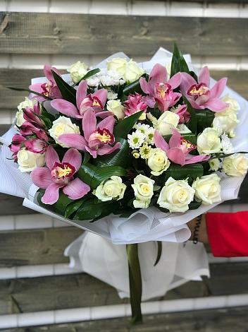 Букет цветов из: Розы и Хризантемы в Красноярке