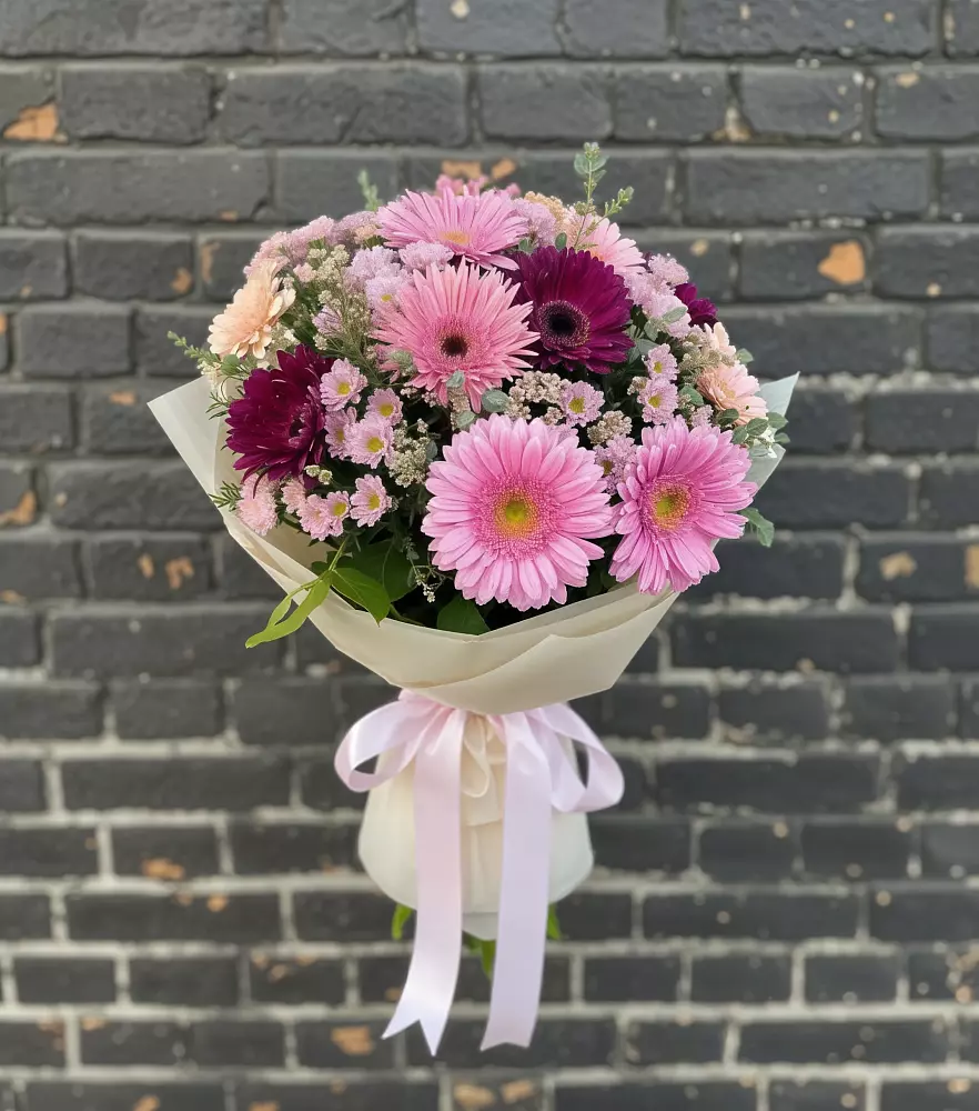 Букет цветов из: Герберы и Хризантемы в Красноярке