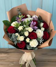 Букет цветов из:  Розы и Альстромерии в Красноярке