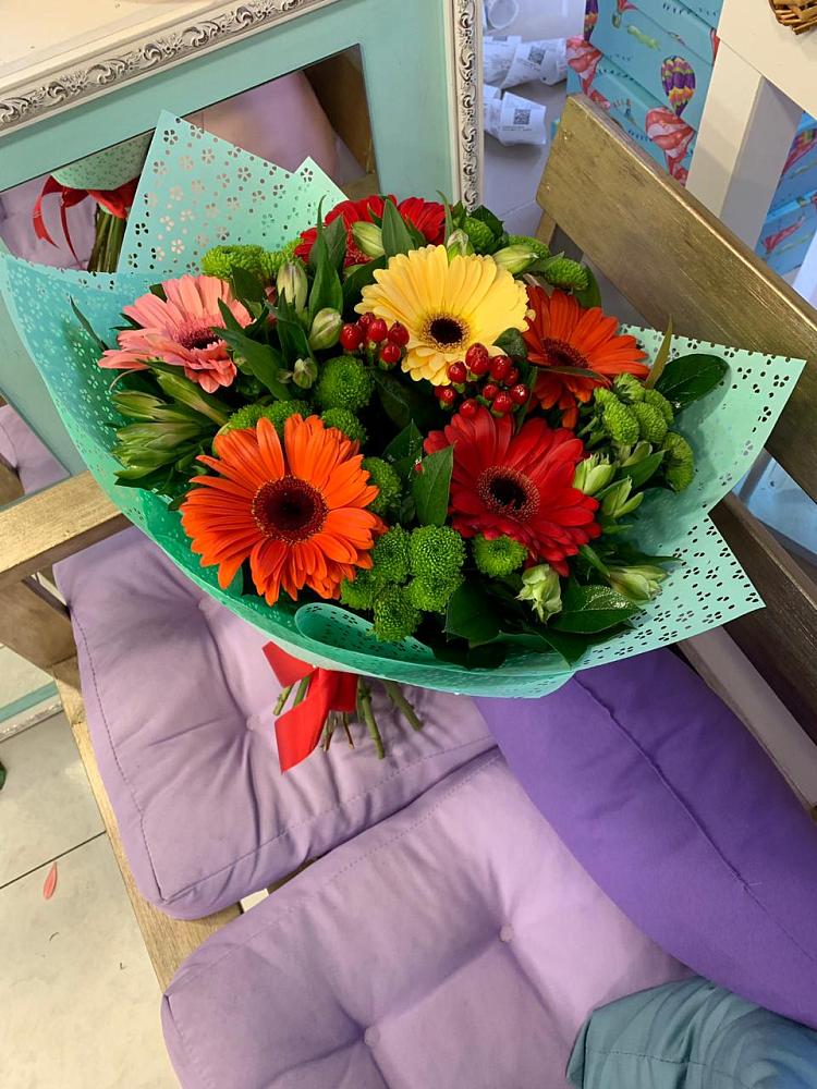 Букет цветов из: Герберы, Хризантемы и Альстромерии в Красноярке