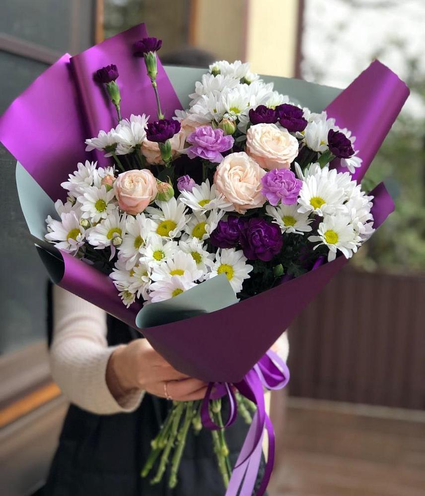 Букет цветов из: Хризантемы, Гвоздики и Розы в Красноярке