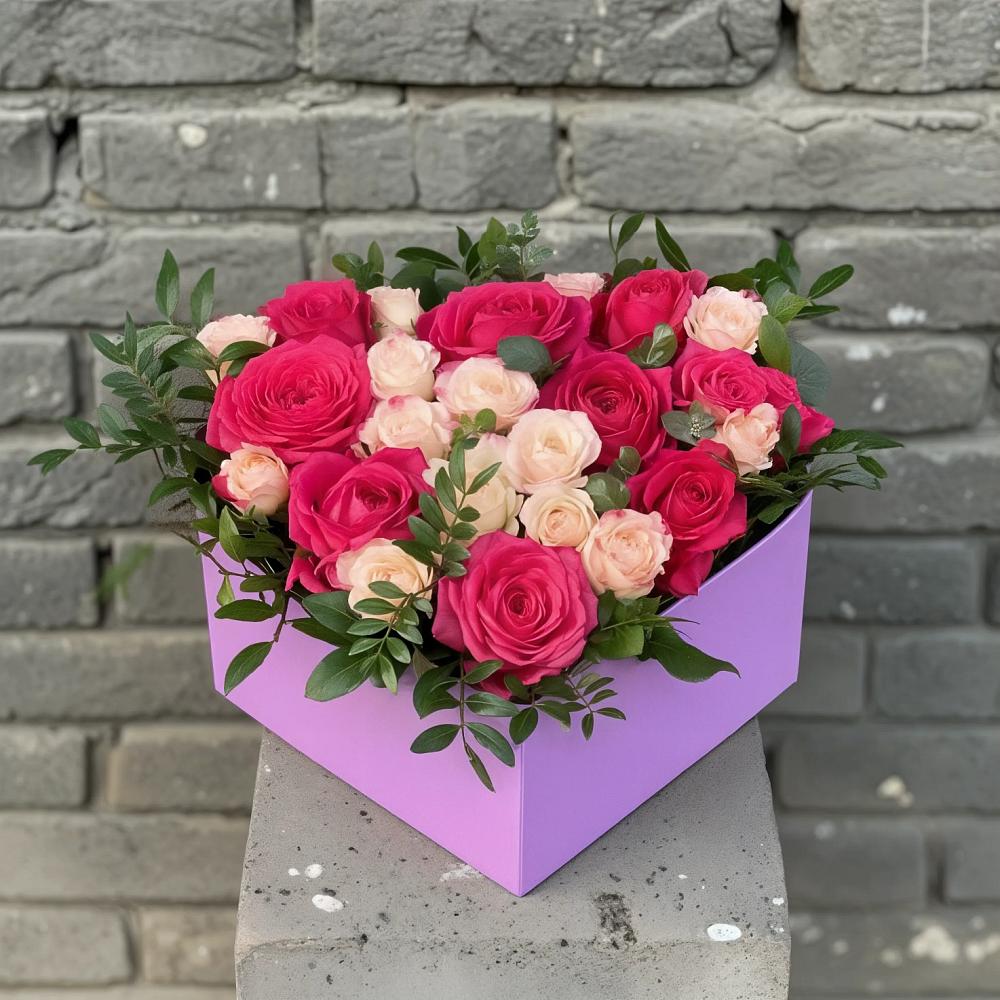 Цветочная композиция из Розы в коробке в Красноярке