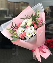 Букет цветов из:  Розы, Лизиантусы и Хризантемы в Красноярке