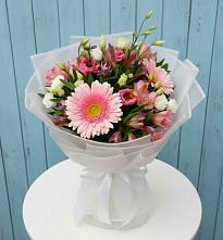 Букет цветов из:  Герберы, Альстромерии и Лизиантусы #REPLACE_PRED# Красноярке
