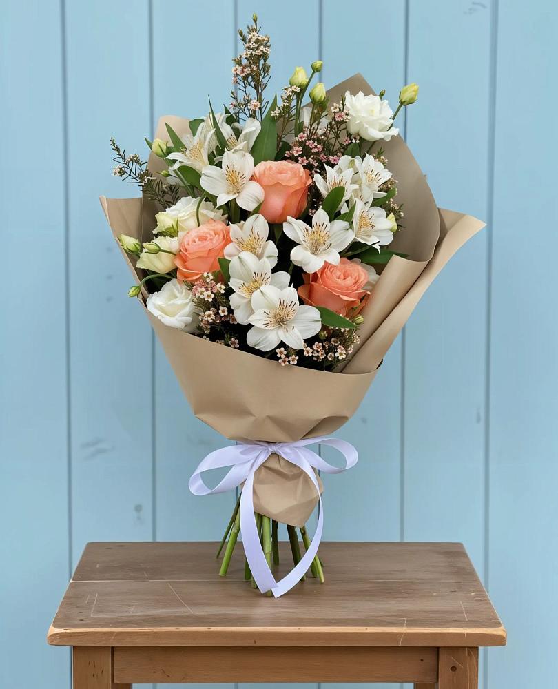 Букет цветов из: Альстромерии, Лизиантусы, Розы и Хризантемы в Красноярке