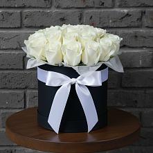 Цветочная композиция из Розы в шляпной коробке в Красноярке